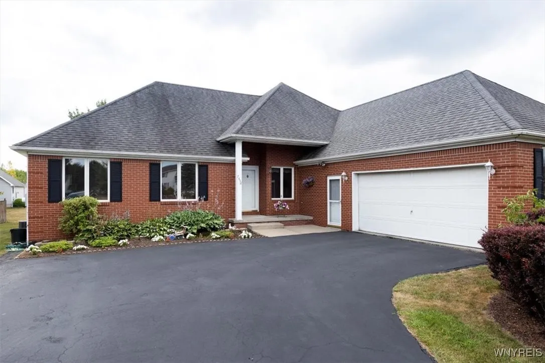 7458 Lincoln Avenue Extension, Lockport Town, New, Lockport Town, New York 14094, 3 Bedrooms Bedrooms, 6 Rooms Rooms,2 BathroomsBathrooms,Residential,For Sale,7458 Lincoln Avenue Extension, Lockport Town, New ,B1633110