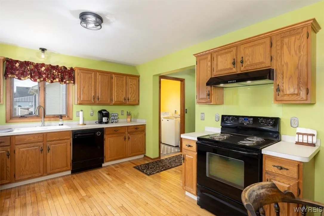 7458 Lincoln Avenue Extension, Lockport Town, New, Lockport Town, New York 14094, 3 Bedrooms Bedrooms, 6 Rooms Rooms,2 BathroomsBathrooms,Residential,For Sale,7458 Lincoln Avenue Extension, Lockport Town, New ,B1633110