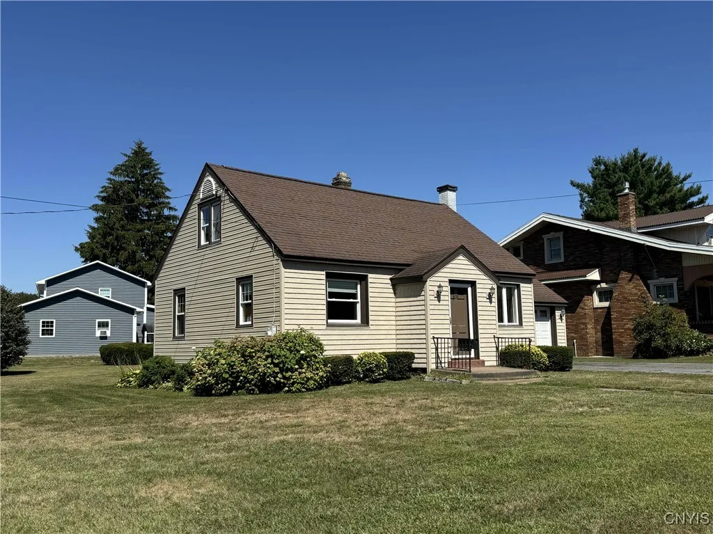 631 Herkimer Road, Utica, New York 13502, Utica, New York 13502, 3 Bedrooms Bedrooms, 6 Rooms Rooms,1 BathroomBathrooms,Residential,For Sale,631 Herkimer Road, Utica, New York 13502,S1632924
