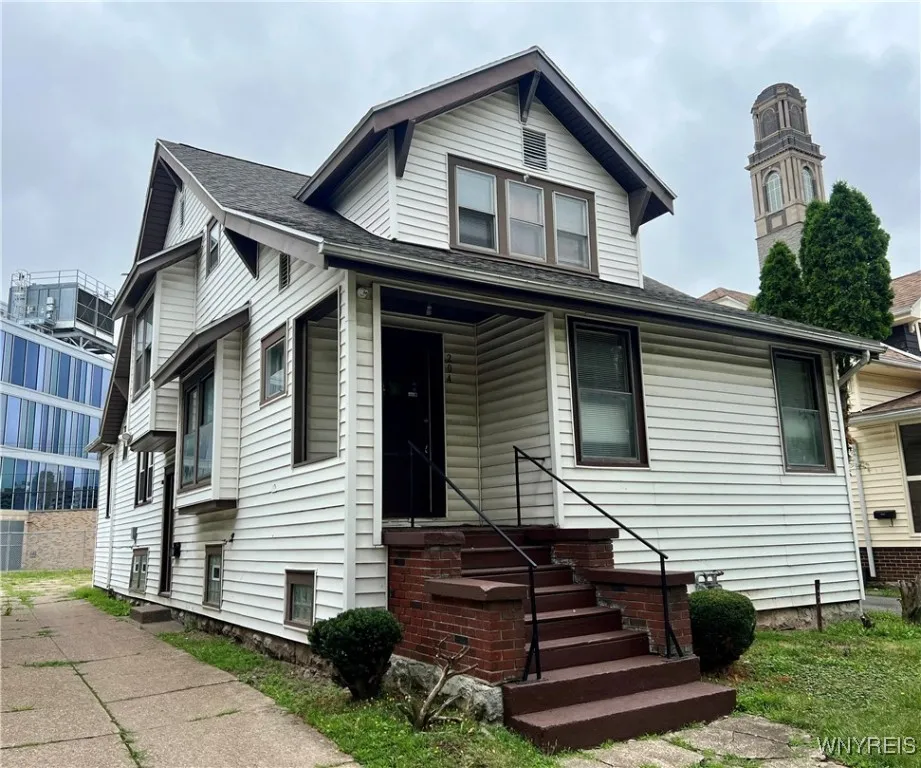 204 Winspear Avenue, Buffalo, New York 14215, Buffalo, New York 14215, 8 Bedrooms Bedrooms, 11 Rooms Rooms,3 BathroomsBathrooms,Residential,For Sale,204 Winspear Avenue, Buffalo, New York 14215,B1632096
