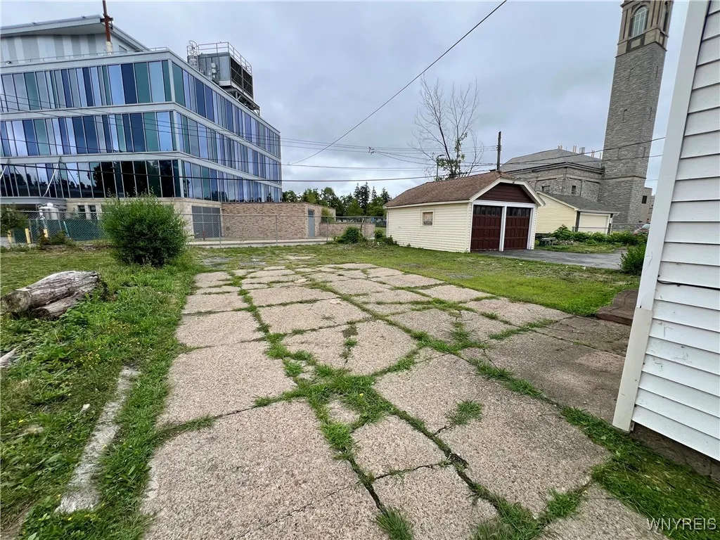 204 Winspear Avenue, Buffalo, New York 14215, Buffalo, New York 14215, 8 Bedrooms Bedrooms, 11 Rooms Rooms,3 BathroomsBathrooms,Residential,For Sale,204 Winspear Avenue, Buffalo, New York 14215,B1632096