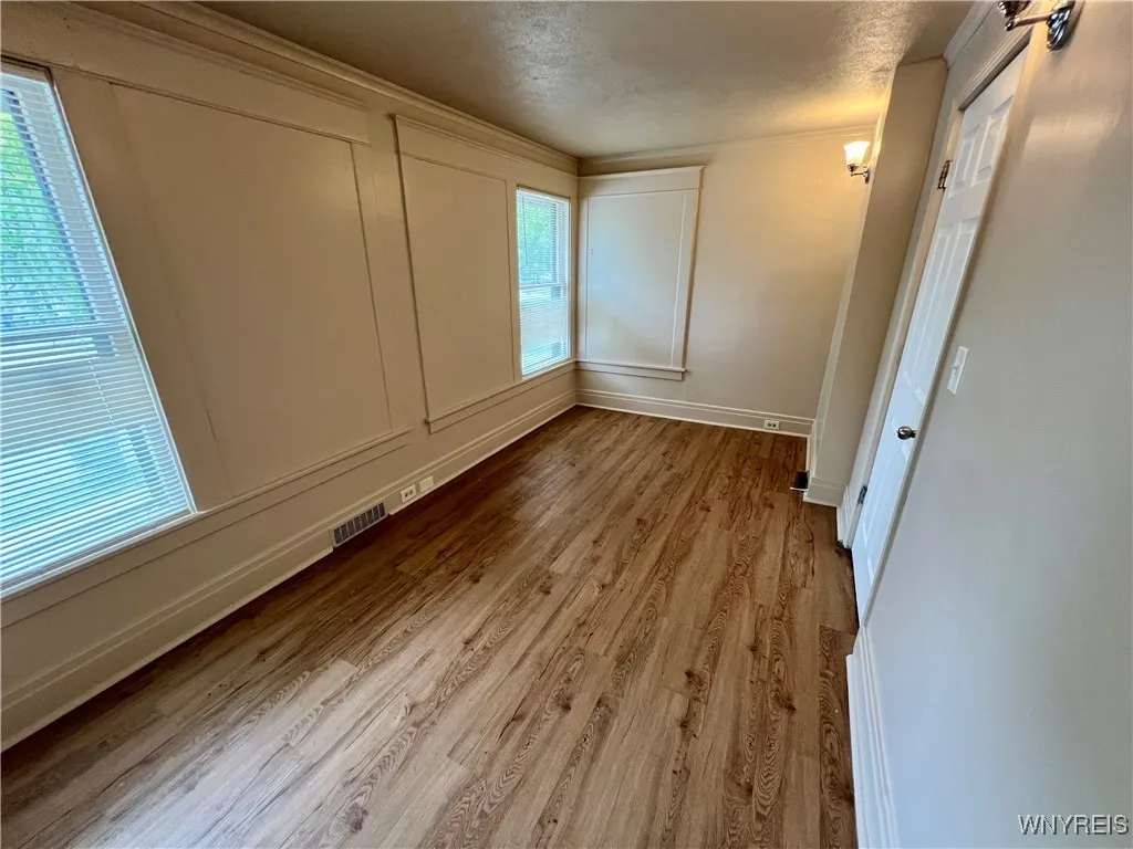 204 Winspear Avenue, Buffalo, New York 14215, Buffalo, New York 14215, 8 Bedrooms Bedrooms, 11 Rooms Rooms,3 BathroomsBathrooms,Residential,For Sale,204 Winspear Avenue, Buffalo, New York 14215,B1632096