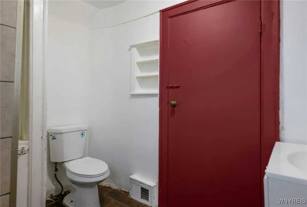 219 Courtland Avenue, Buffalo, New York 14215, Buffalo, New York 14215, 5 Bedrooms Bedrooms, ,2 BathroomsBathrooms,Residential,For Sale,219 Courtland Avenue, Buffalo, New York 14215,B1633111