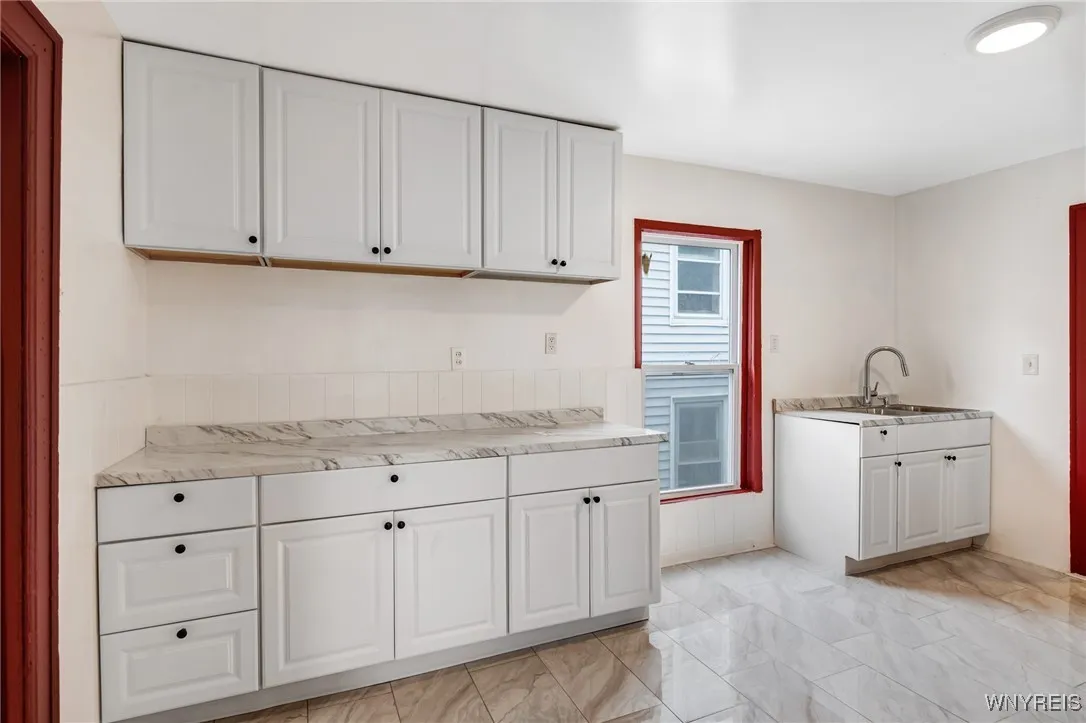 219 Courtland Avenue, Buffalo, New York 14215, Buffalo, New York 14215, 5 Bedrooms Bedrooms, ,2 BathroomsBathrooms,Residential,For Sale,219 Courtland Avenue, Buffalo, New York 14215,B1633111