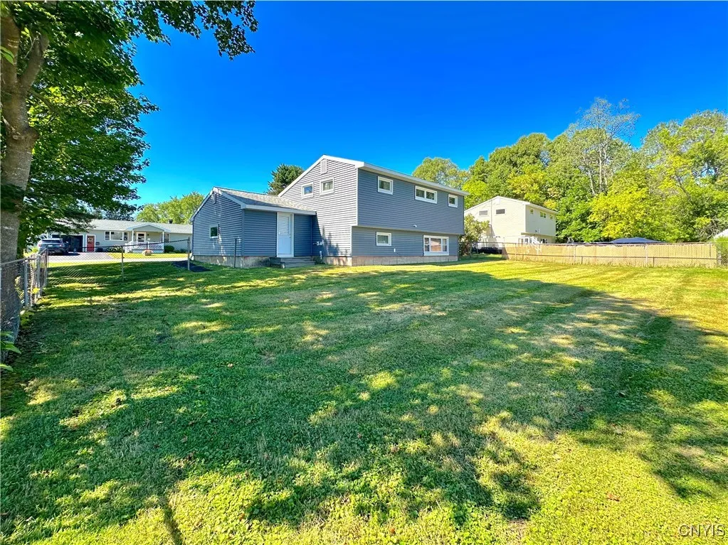 502 Mary Elaine Drive, Utica, New York 13502, Utica, New York 13502, 3 Bedrooms Bedrooms, 6 Rooms Rooms,1 BathroomBathrooms,Residential,For Sale,502 Mary Elaine Drive, Utica, New York 13502,S1628347