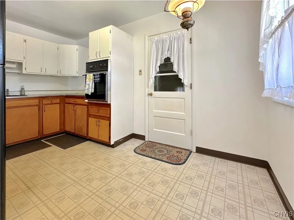 502 Mary Elaine Drive, Utica, New York 13502, Utica, New York 13502, 3 Bedrooms Bedrooms, 6 Rooms Rooms,1 BathroomBathrooms,Residential,For Sale,502 Mary Elaine Drive, Utica, New York 13502,S1628347
