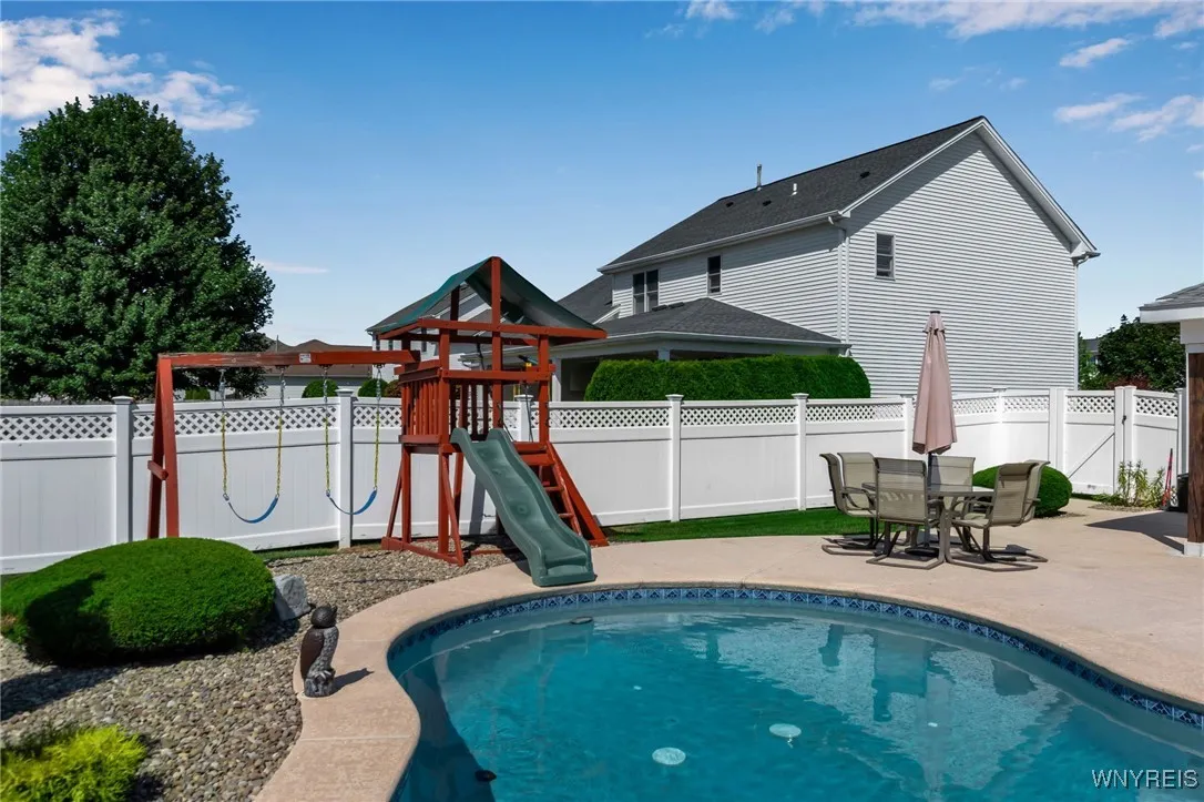 41 Summerfield Drive, Lancaster, New York 14086, Lancaster, New York 14086, 4 Bedrooms Bedrooms, 9 Rooms Rooms,3 BathroomsBathrooms,Residential,For Sale,41 Summerfield Drive, Lancaster, New York 14086,B1632700