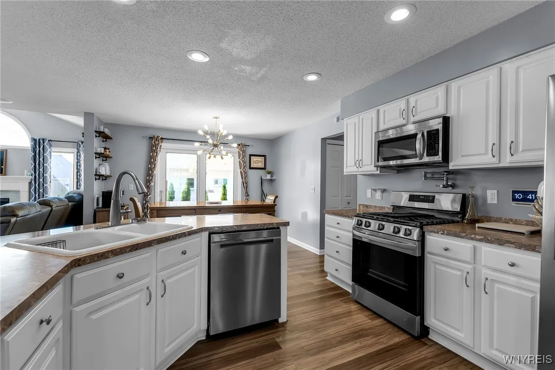 41 Summerfield Drive, Lancaster, New York 14086, Lancaster, New York 14086, 4 Bedrooms Bedrooms, 9 Rooms Rooms,3 BathroomsBathrooms,Residential,For Sale,41 Summerfield Drive, Lancaster, New York 14086,B1632700