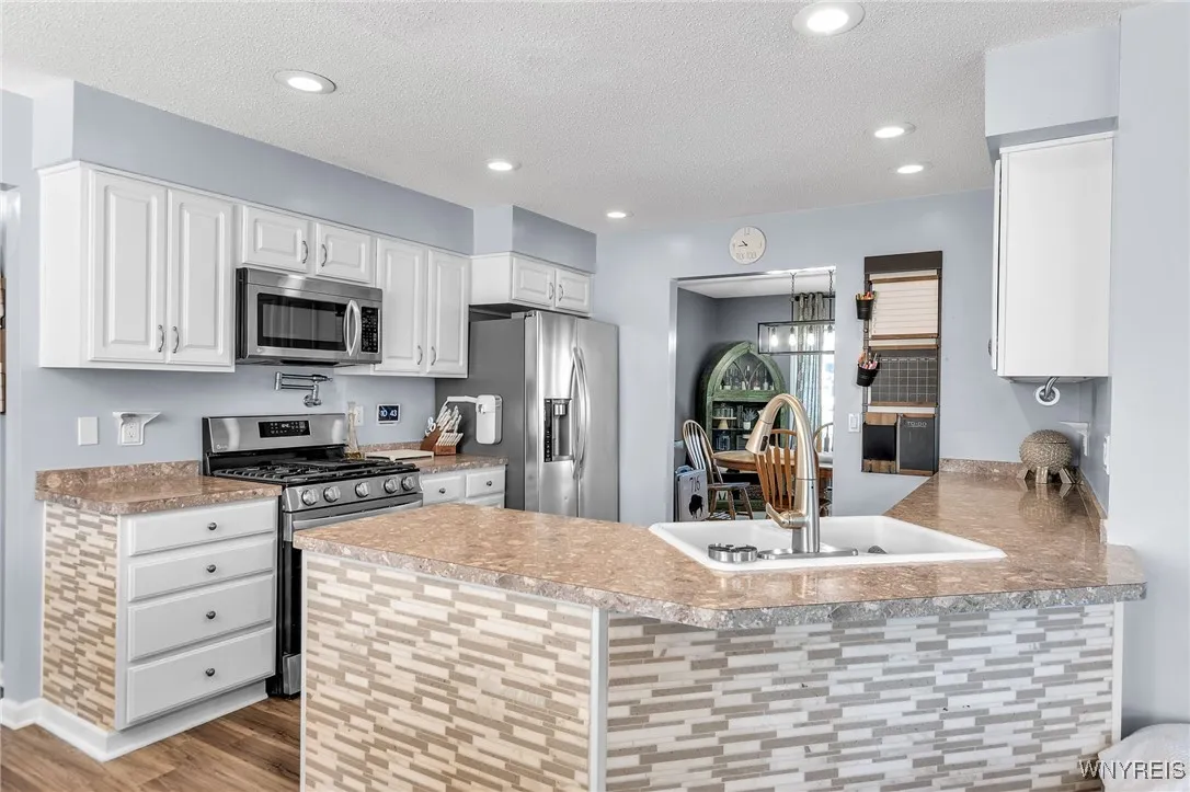 41 Summerfield Drive, Lancaster, New York 14086, Lancaster, New York 14086, 4 Bedrooms Bedrooms, 9 Rooms Rooms,3 BathroomsBathrooms,Residential,For Sale,41 Summerfield Drive, Lancaster, New York 14086,B1632700