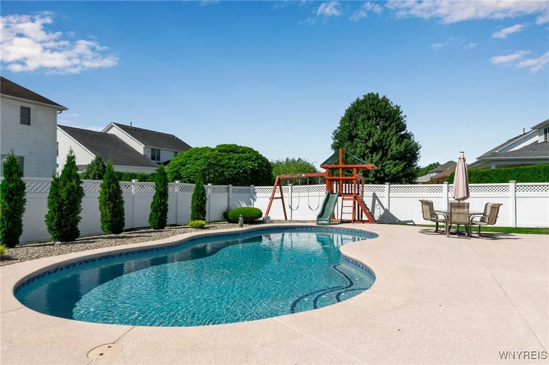 41 Summerfield Drive, Lancaster, New York 14086, Lancaster, New York 14086, 4 Bedrooms Bedrooms, 9 Rooms Rooms,3 BathroomsBathrooms,Residential,For Sale,41 Summerfield Drive, Lancaster, New York 14086,B1632700