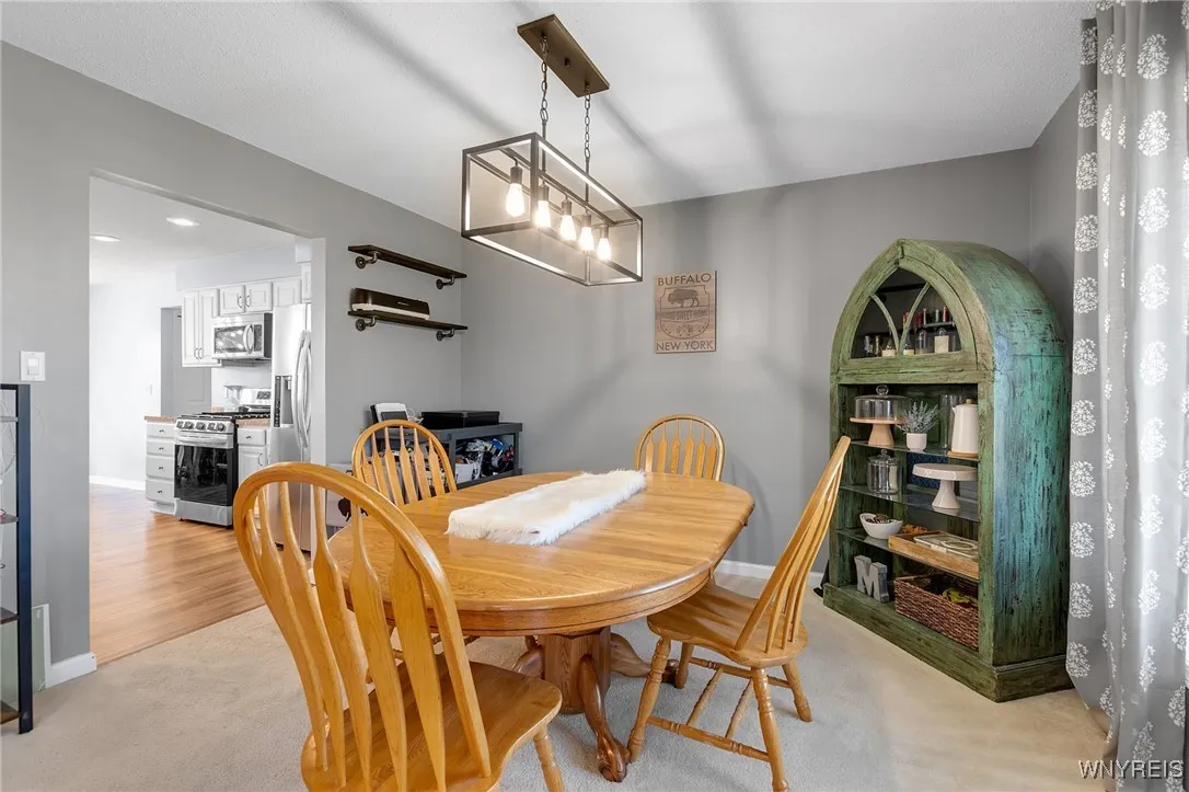 41 Summerfield Drive, Lancaster, New York 14086, Lancaster, New York 14086, 4 Bedrooms Bedrooms, 9 Rooms Rooms,3 BathroomsBathrooms,Residential,For Sale,41 Summerfield Drive, Lancaster, New York 14086,B1632700