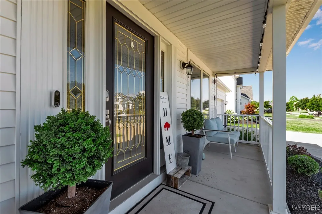 41 Summerfield Drive, Lancaster, New York 14086, Lancaster, New York 14086, 4 Bedrooms Bedrooms, 9 Rooms Rooms,3 BathroomsBathrooms,Residential,For Sale,41 Summerfield Drive, Lancaster, New York 14086,B1632700