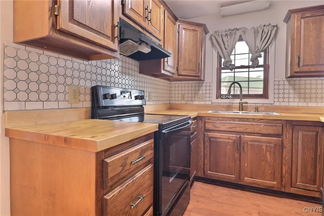 110 Urbandale Parkway, Rome, New York 13440, Rome, New York 13440, 2 Bedrooms Bedrooms, 5 Rooms Rooms,1 BathroomBathrooms,Residential,For Sale,110 Urbandale Parkway, Rome, New York 13440,S1633113