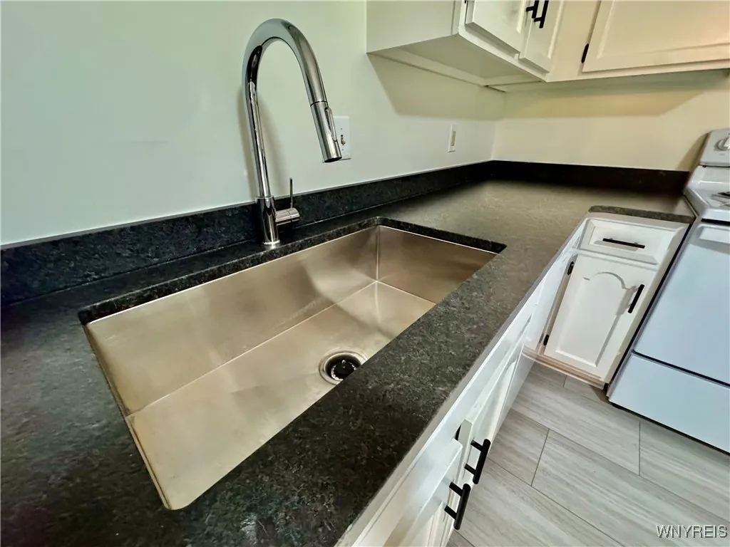 6321 West Quaker Street 7, Orchard Park, New York, Orchard Park, New York 14127, 1 Bedroom Bedrooms, 5 Rooms Rooms,1 BathroomBathrooms,Residential Lease,For Rent,6321 West Quaker Street 7, Orchard Park, New York ,B1632238