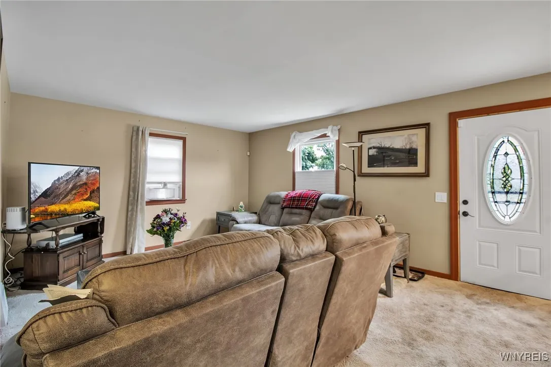 577 Capen Boulevard, Amherst, New York 14226, Amherst, New York 14226, 3 Bedrooms Bedrooms, 6 Rooms Rooms,1 BathroomBathrooms,Residential,For Sale,577 Capen Boulevard, Amherst, New York 14226,B1630710
