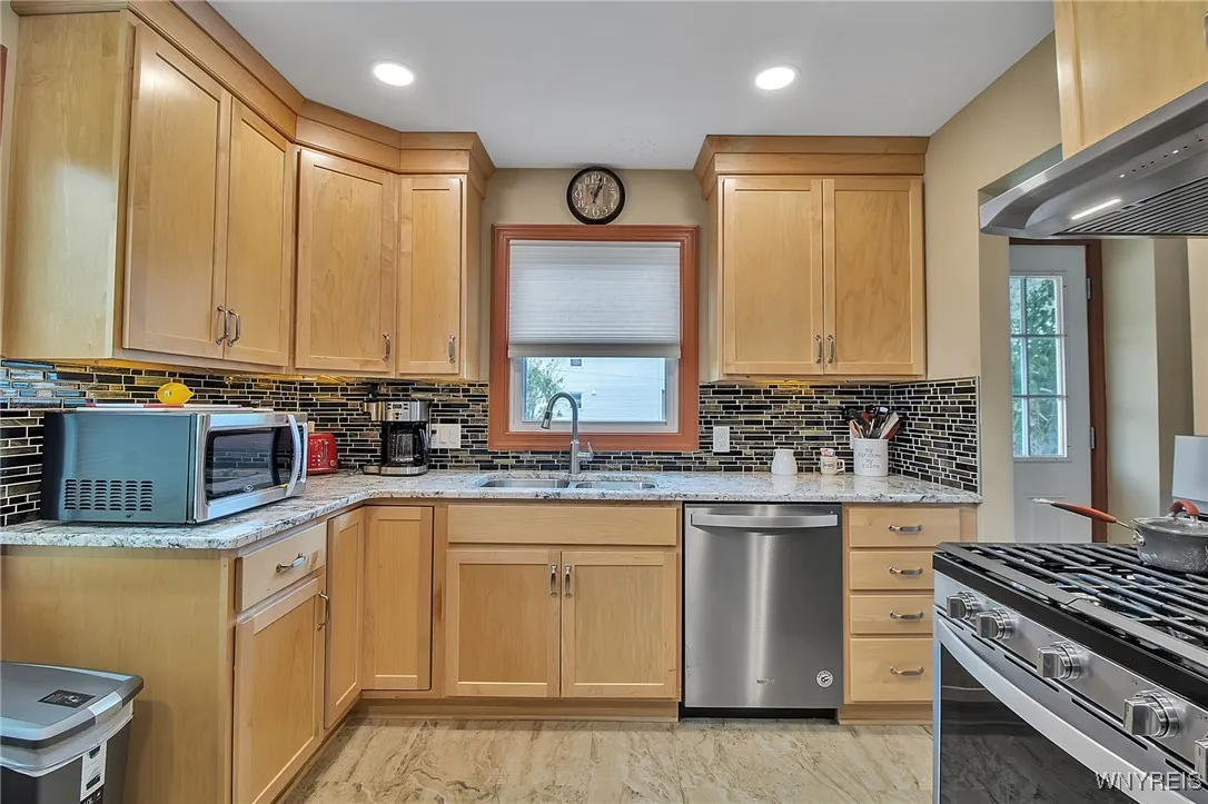 577 Capen Boulevard, Amherst, New York 14226, Amherst, New York 14226, 3 Bedrooms Bedrooms, 6 Rooms Rooms,1 BathroomBathrooms,Residential,For Sale,577 Capen Boulevard, Amherst, New York 14226,B1630710