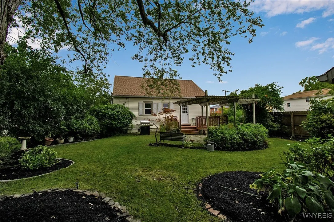 577 Capen Boulevard, Amherst, New York 14226, Amherst, New York 14226, 3 Bedrooms Bedrooms, 6 Rooms Rooms,1 BathroomBathrooms,Residential,For Sale,577 Capen Boulevard, Amherst, New York 14226,B1630710