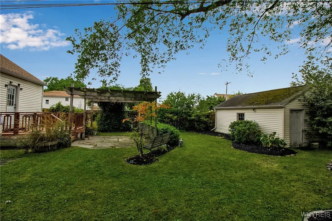 577 Capen Boulevard, Amherst, New York 14226, Amherst, New York 14226, 3 Bedrooms Bedrooms, 6 Rooms Rooms,1 BathroomBathrooms,Residential,For Sale,577 Capen Boulevard, Amherst, New York 14226,B1630710