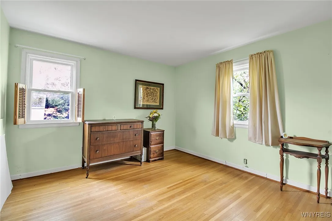 577 Capen Boulevard, Amherst, New York 14226, Amherst, New York 14226, 3 Bedrooms Bedrooms, 6 Rooms Rooms,1 BathroomBathrooms,Residential,For Sale,577 Capen Boulevard, Amherst, New York 14226,B1630710