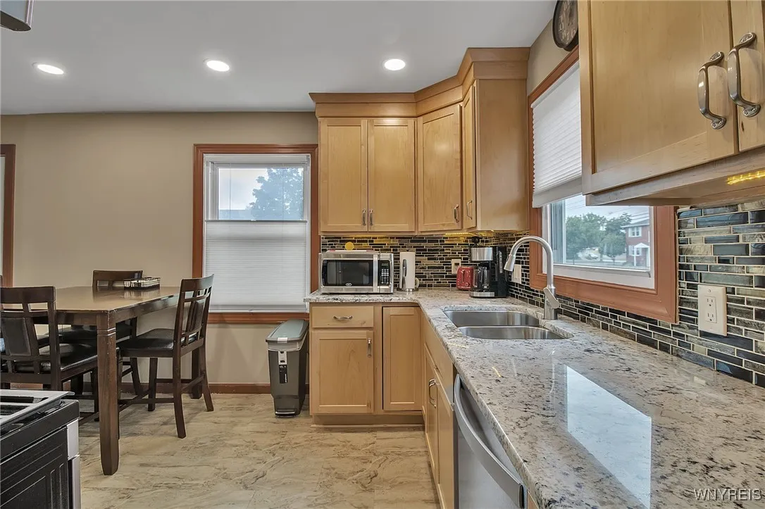 577 Capen Boulevard, Amherst, New York 14226, Amherst, New York 14226, 3 Bedrooms Bedrooms, 6 Rooms Rooms,1 BathroomBathrooms,Residential,For Sale,577 Capen Boulevard, Amherst, New York 14226,B1630710