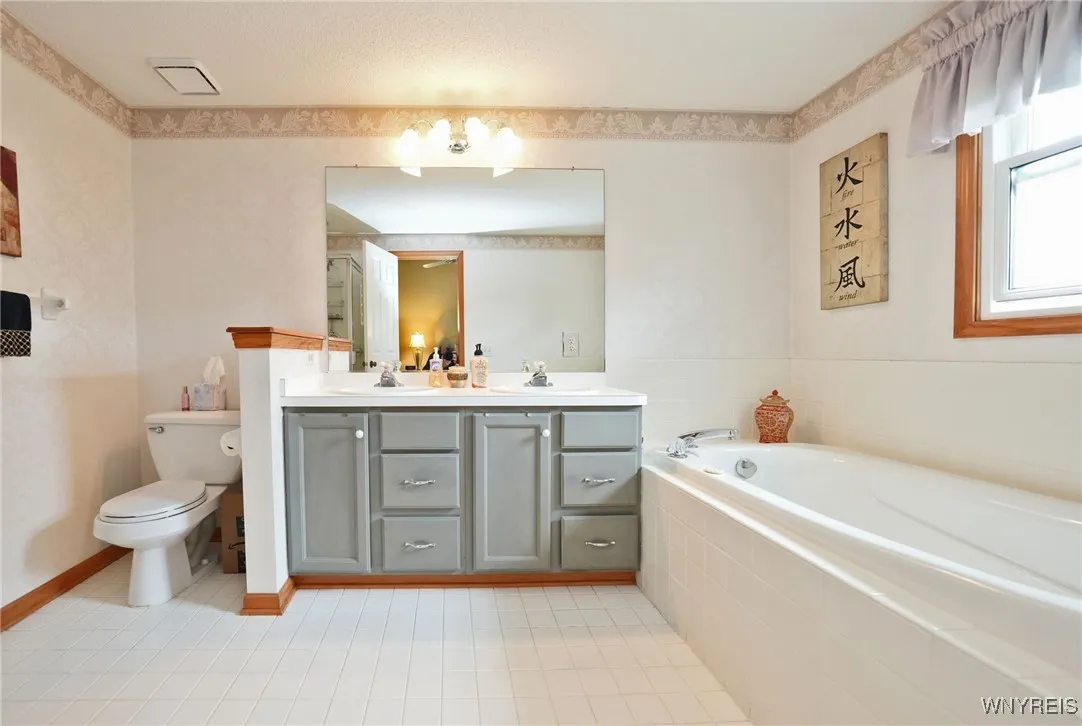 17 Old Mill Circle, Elma, New York 14059, Elma, New York 14059, 2 Bedrooms Bedrooms, 10 Rooms Rooms,2 BathroomsBathrooms,Residential,For Sale,17 Old Mill Circle, Elma, New York 14059,B1632760