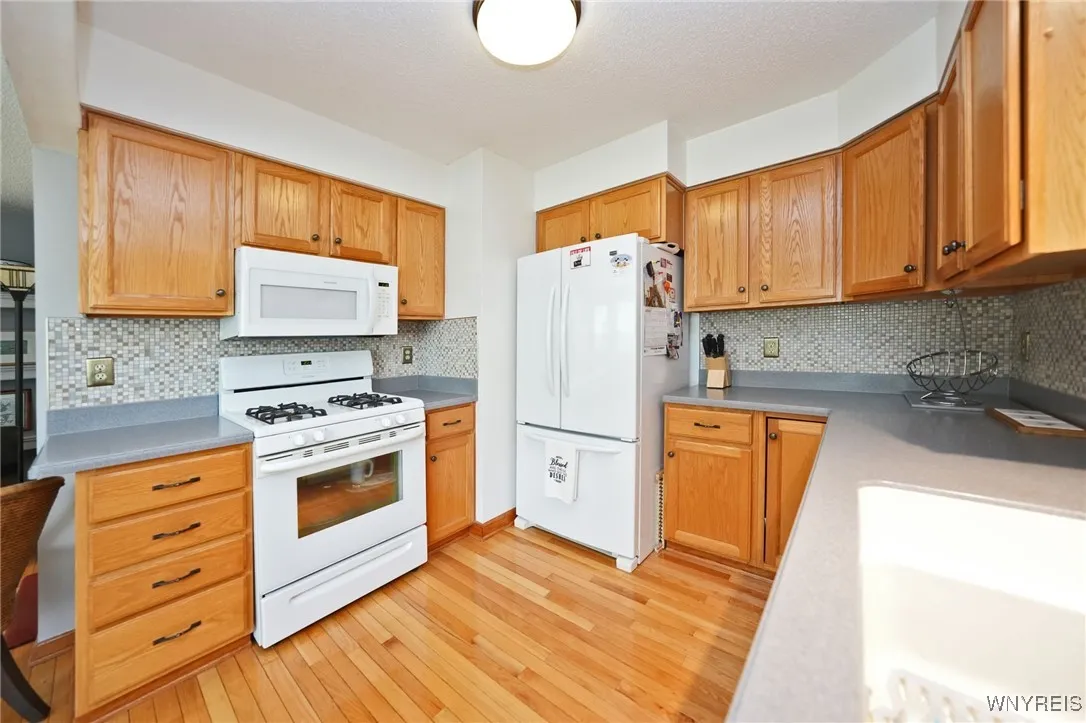 17 Old Mill Circle, Elma, New York 14059, Elma, New York 14059, 2 Bedrooms Bedrooms, 10 Rooms Rooms,2 BathroomsBathrooms,Residential,For Sale,17 Old Mill Circle, Elma, New York 14059,B1632760