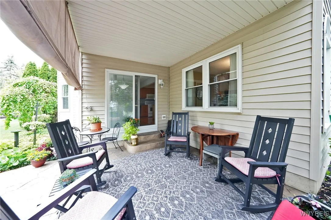 17 Old Mill Circle, Elma, New York 14059, Elma, New York 14059, 2 Bedrooms Bedrooms, 10 Rooms Rooms,2 BathroomsBathrooms,Residential,For Sale,17 Old Mill Circle, Elma, New York 14059,B1632760