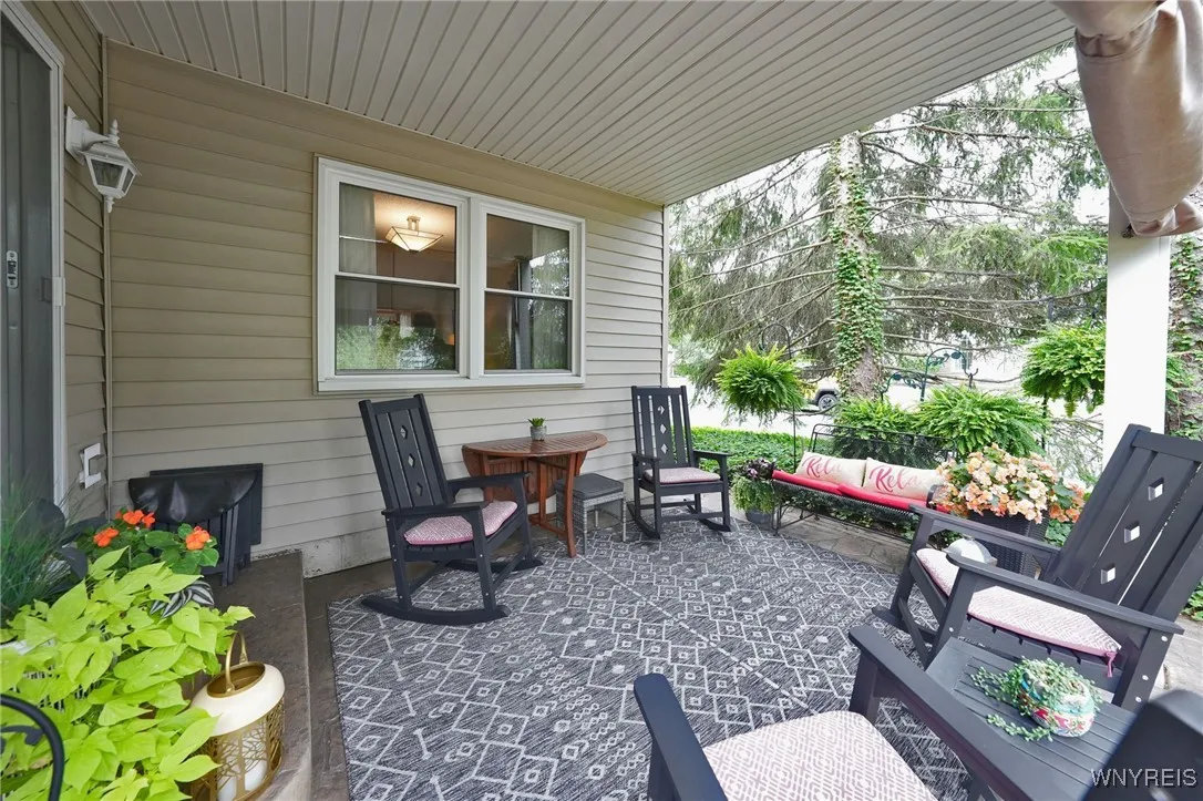 17 Old Mill Circle, Elma, New York 14059, Elma, New York 14059, 2 Bedrooms Bedrooms, 10 Rooms Rooms,2 BathroomsBathrooms,Residential,For Sale,17 Old Mill Circle, Elma, New York 14059,B1632760