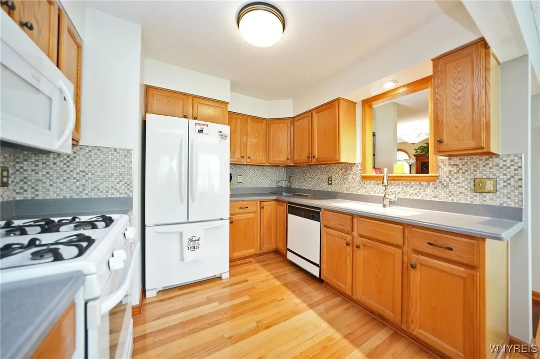 17 Old Mill Circle, Elma, New York 14059, Elma, New York 14059, 2 Bedrooms Bedrooms, 10 Rooms Rooms,2 BathroomsBathrooms,Residential,For Sale,17 Old Mill Circle, Elma, New York 14059,B1632760