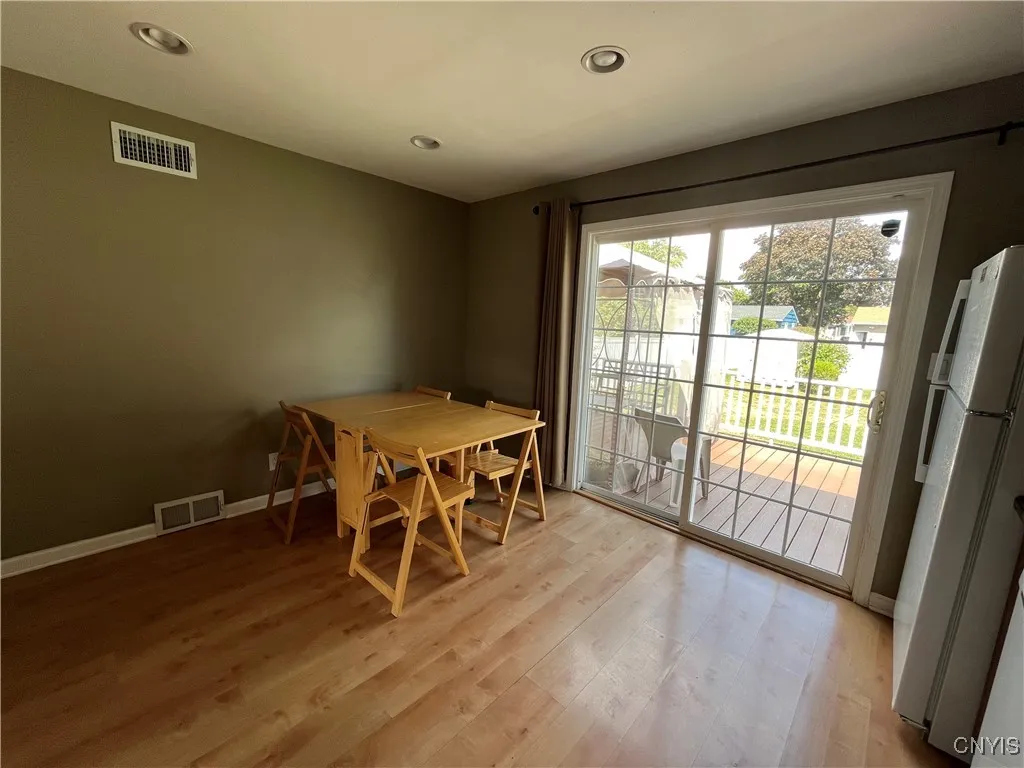 304 Pleasantview Drive, Salina, New York 13088, Salina, New York 13088, 3 Bedrooms Bedrooms, 6 Rooms Rooms,1 BathroomBathrooms,Residential Lease,For Rent,304 Pleasantview Drive, Salina, New York 13088,S1633005