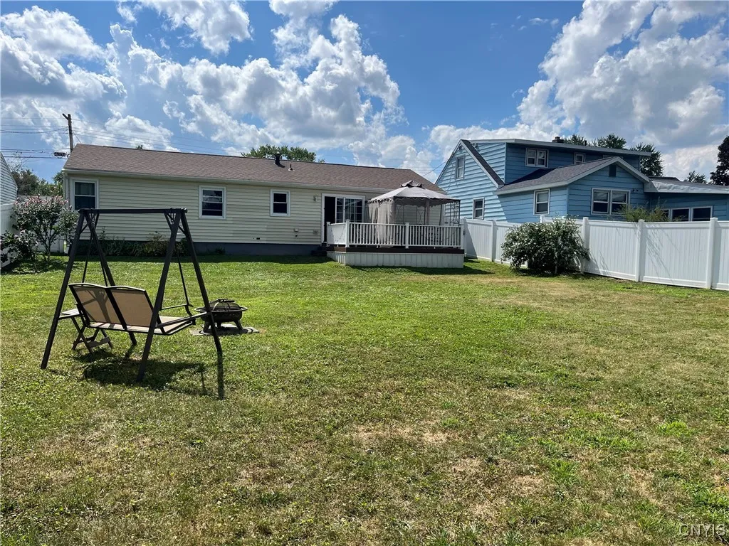 304 Pleasantview Drive, Salina, New York 13088, Salina, New York 13088, 3 Bedrooms Bedrooms, 6 Rooms Rooms,1 BathroomBathrooms,Residential Lease,For Rent,304 Pleasantview Drive, Salina, New York 13088,S1633005