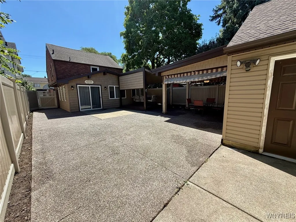 2722 Willow Avenue, Niagara Falls, New York 14305, Niagara Falls, New York 14305, 3 Bedrooms Bedrooms, 7 Rooms Rooms,1 BathroomBathrooms,Residential,For Sale,2722 Willow Avenue, Niagara Falls, New York 14305,B1624553