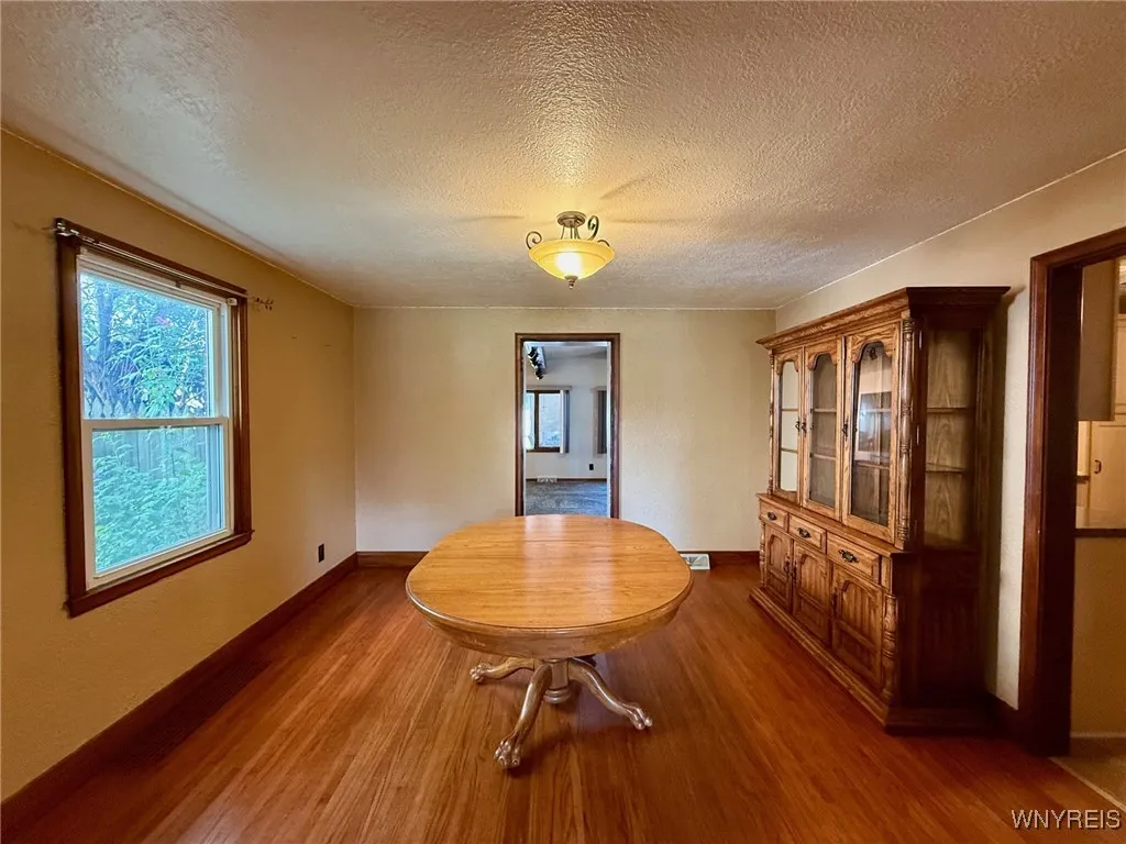 2722 Willow Avenue, Niagara Falls, New York 14305, Niagara Falls, New York 14305, 3 Bedrooms Bedrooms, 7 Rooms Rooms,1 BathroomBathrooms,Residential,For Sale,2722 Willow Avenue, Niagara Falls, New York 14305,B1624553