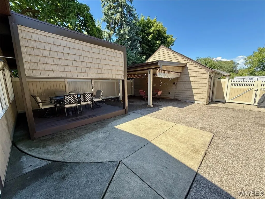 Additional parking area, offering plenty of room for guests or multiple vehicles