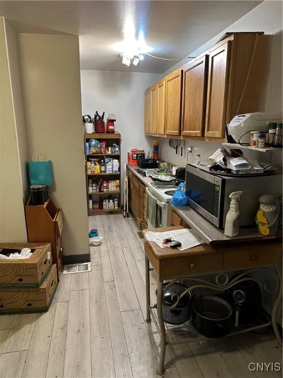 3137 Grant Boulevard, Syracuse, New York 13208, Syracuse, New York 13208, 4 Bedrooms Bedrooms, 8 Rooms Rooms,1 BathroomBathrooms,Residential,For Sale,3137 Grant Boulevard, Syracuse, New York 13208,S1619226