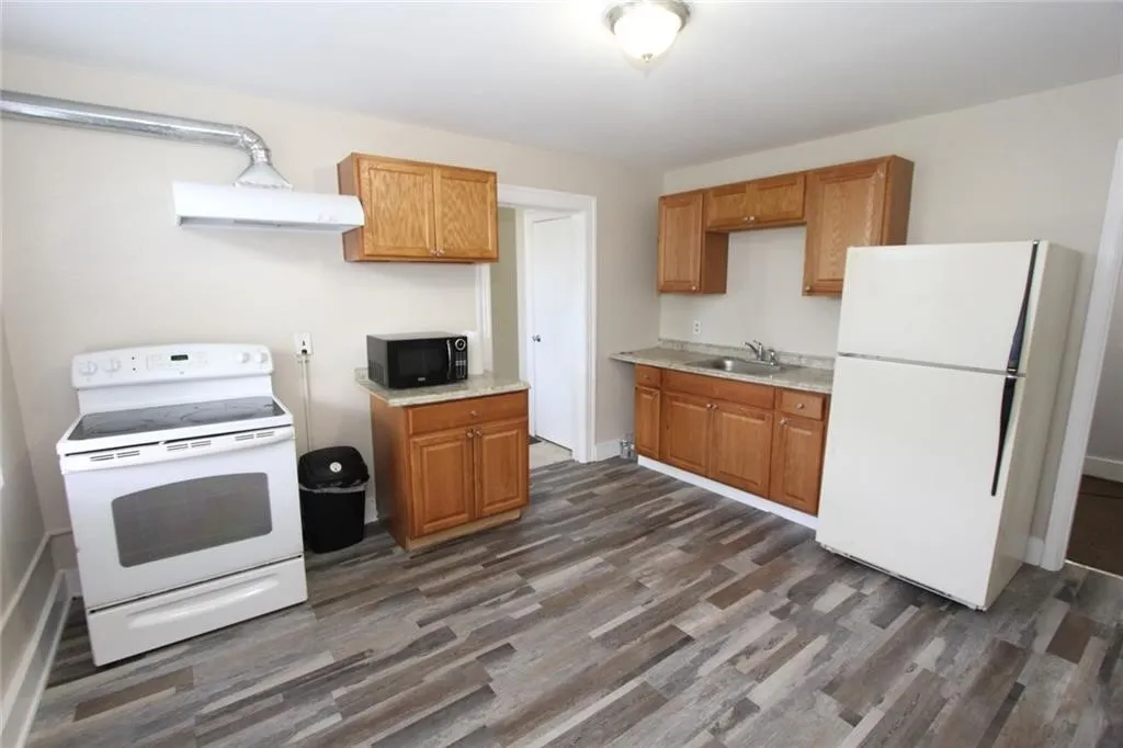17 3rd Street, Rochester, New York 14605, Rochester, New York 14605, ,Commercial Sale,For Sale,17 3rd Street, Rochester, New York 14605,R1632789