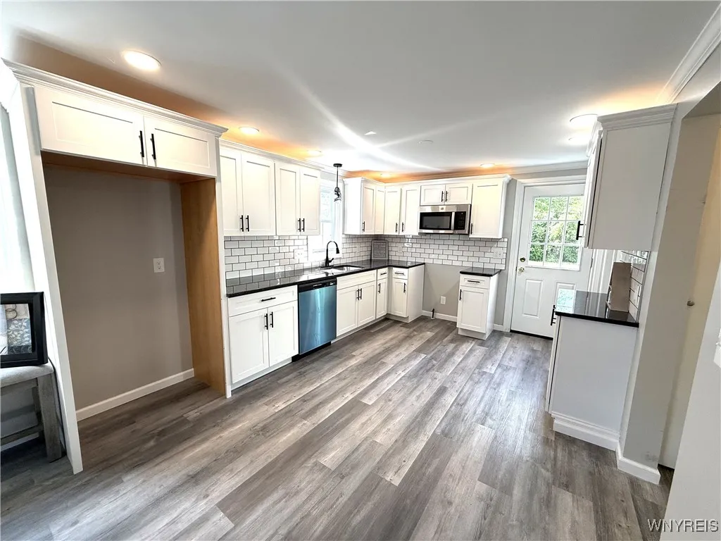 348 Capen Boulevard, Amherst, New York 14226, Amherst, New York 14226, 3 Bedrooms Bedrooms, 9 Rooms Rooms,1 BathroomBathrooms,Residential,Closed,348 Capen Boulevard, Amherst, New York 14226,0,B1632980