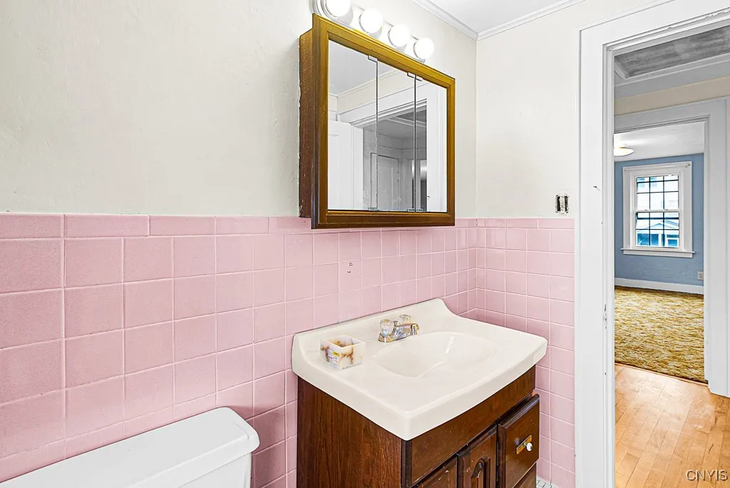 124 Richardson Avenue, Utica, New York 13502, Utica, New York 13502, 3 Bedrooms Bedrooms, 7 Rooms Rooms,1 BathroomBathrooms,Residential,For Sale,124 Richardson Avenue, Utica, New York 13502,S1632790