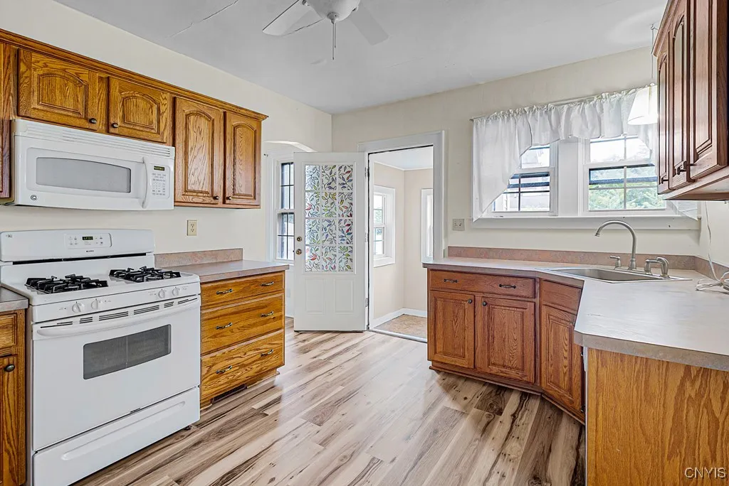 124 Richardson Avenue, Utica, New York 13502, Utica, New York 13502, 3 Bedrooms Bedrooms, 7 Rooms Rooms,1 BathroomBathrooms,Residential,For Sale,124 Richardson Avenue, Utica, New York 13502,S1632790