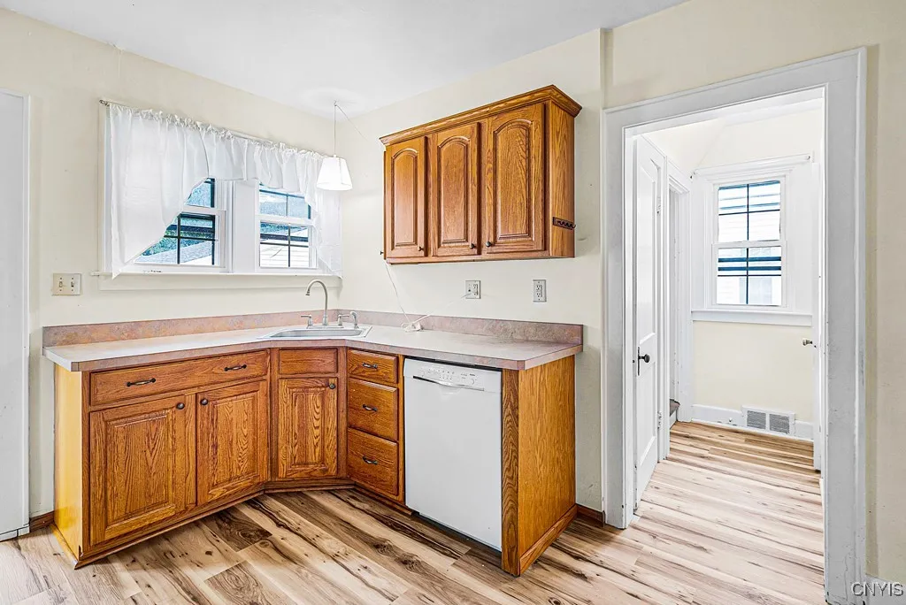 124 Richardson Avenue, Utica, New York 13502, Utica, New York 13502, 3 Bedrooms Bedrooms, 7 Rooms Rooms,1 BathroomBathrooms,Residential,For Sale,124 Richardson Avenue, Utica, New York 13502,S1632790
