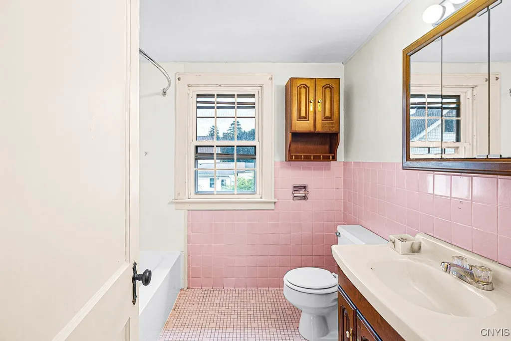124 Richardson Avenue, Utica, New York 13502, Utica, New York 13502, 3 Bedrooms Bedrooms, 7 Rooms Rooms,1 BathroomBathrooms,Residential,For Sale,124 Richardson Avenue, Utica, New York 13502,S1632790
