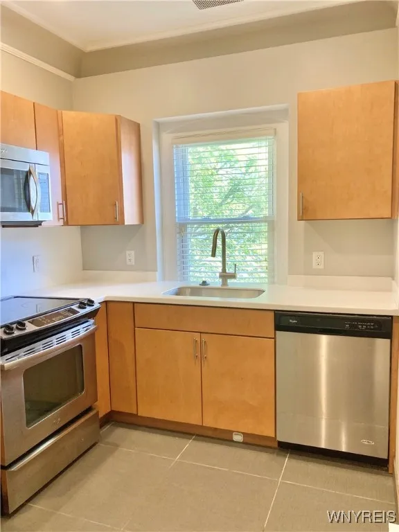 20 Tracy Street 4, Buffalo, New York 14201, Buffalo, New York 14201, 3 Rooms Rooms,1 BathroomBathrooms,Residential Lease,For Rent,20 Tracy Street 4, Buffalo, New York 14201,B1632933
