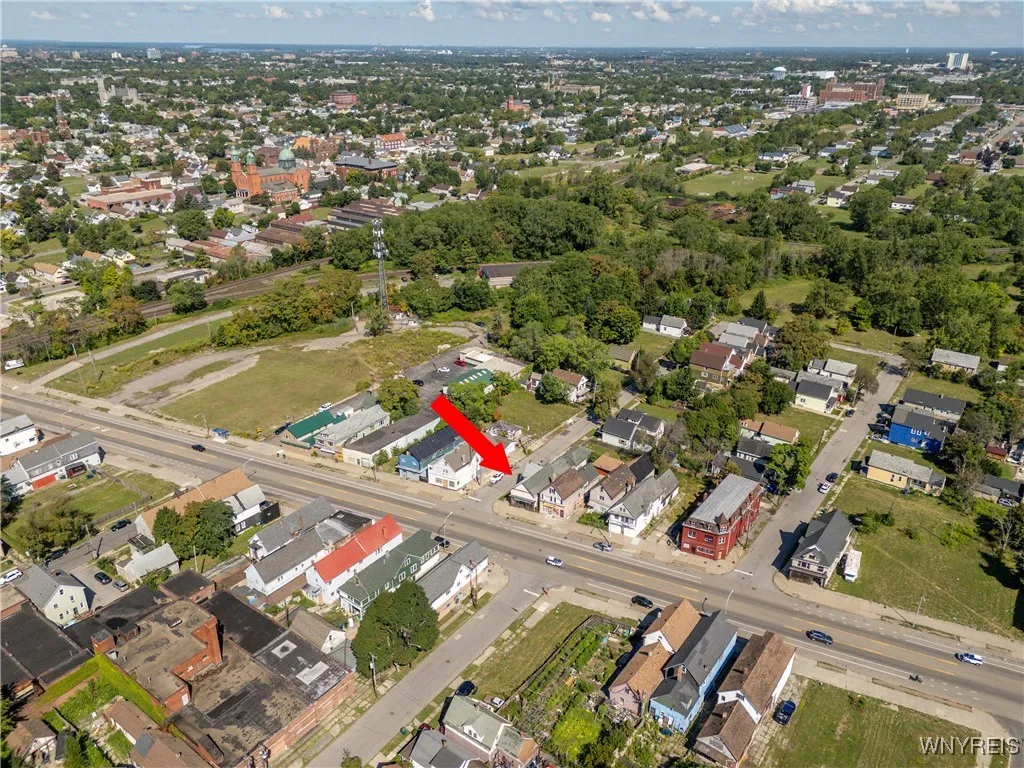 1318 Broadway, Buffalo, New York 14212, Buffalo, New York 14212, 2 Bedrooms Bedrooms, ,Residential,For Sale,1318 Broadway, Buffalo, New York 14212,B1633137