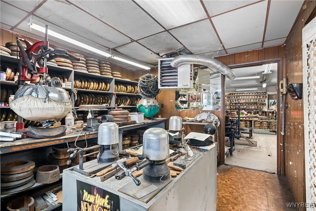 1318 Broadway, Buffalo, New York 14212, Buffalo, New York 14212, 2 Bedrooms Bedrooms, ,Residential,For Sale,1318 Broadway, Buffalo, New York 14212,B1633137