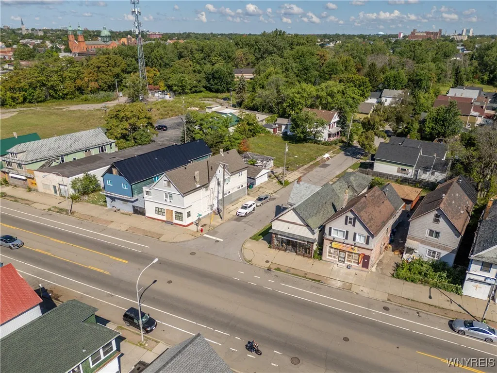 1318 Broadway, Buffalo, New York 14212, Buffalo, New York 14212, 2 Bedrooms Bedrooms, ,Residential,For Sale,1318 Broadway, Buffalo, New York 14212,B1633137
