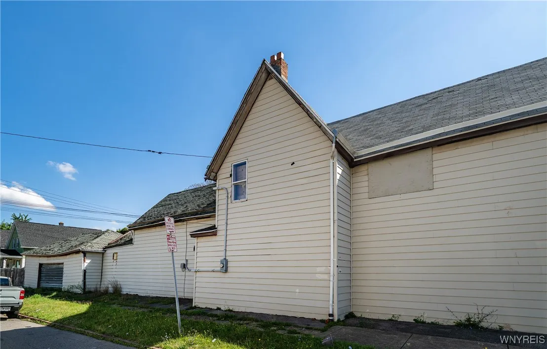 1318 Broadway, Buffalo, New York 14212, Buffalo, New York 14212, 2 Bedrooms Bedrooms, ,Residential,For Sale,1318 Broadway, Buffalo, New York 14212,B1633137