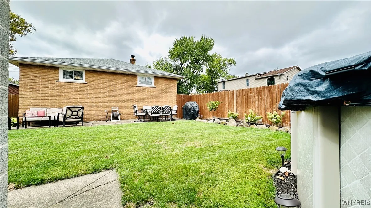 541 27th Street, Niagara Falls, New York 14301, Niagara Falls, New York 14301, 3 Bedrooms Bedrooms, 5 Rooms Rooms,2 BathroomsBathrooms,Residential,For Sale,541 27th Street, Niagara Falls, New York 14301,B1632851
