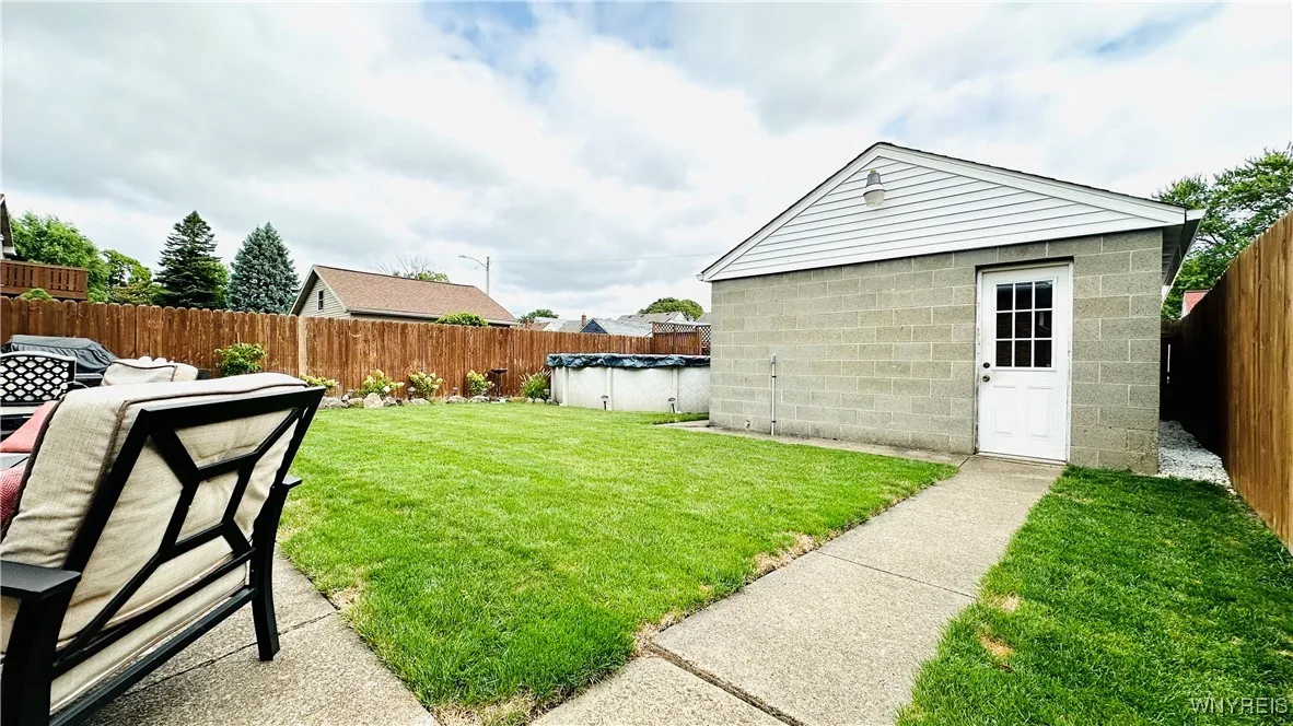 541 27th Street, Niagara Falls, New York 14301, Niagara Falls, New York 14301, 3 Bedrooms Bedrooms, 5 Rooms Rooms,2 BathroomsBathrooms,Residential,For Sale,541 27th Street, Niagara Falls, New York 14301,B1632851
