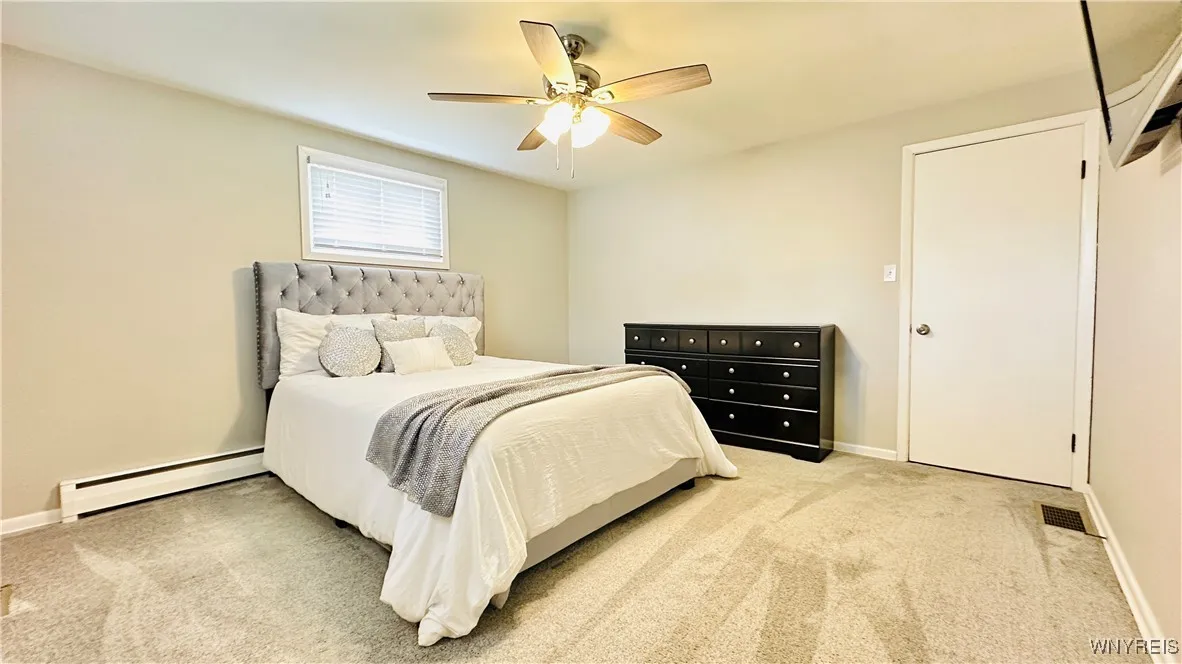 541 27th Street, Niagara Falls, New York 14301, Niagara Falls, New York 14301, 3 Bedrooms Bedrooms, 5 Rooms Rooms,2 BathroomsBathrooms,Residential,For Sale,541 27th Street, Niagara Falls, New York 14301,B1632851