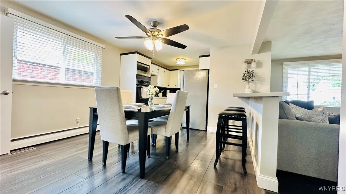 541 27th Street, Niagara Falls, New York 14301, Niagara Falls, New York 14301, 3 Bedrooms Bedrooms, 5 Rooms Rooms,2 BathroomsBathrooms,Residential,For Sale,541 27th Street, Niagara Falls, New York 14301,B1632851